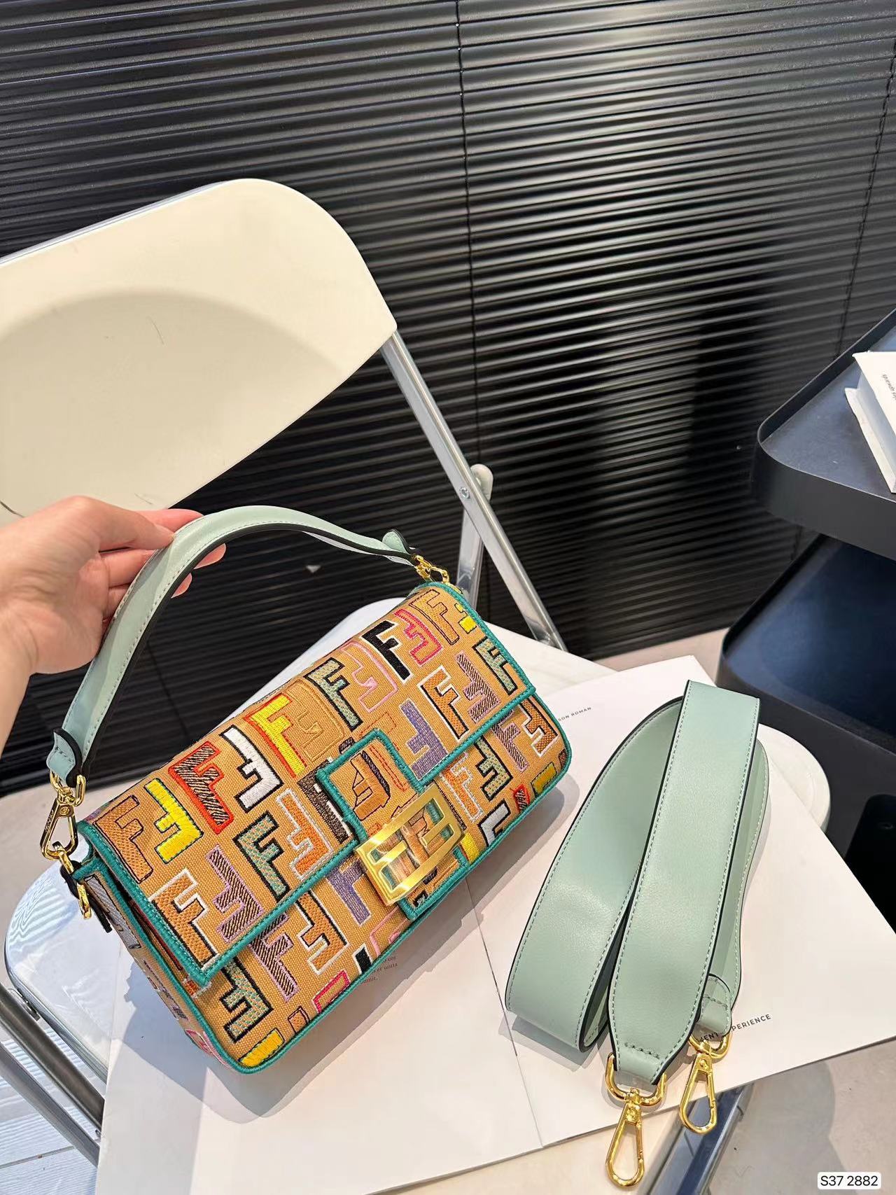 FEND1 刺繍バゲットバッグ【50％割引+送料無料】