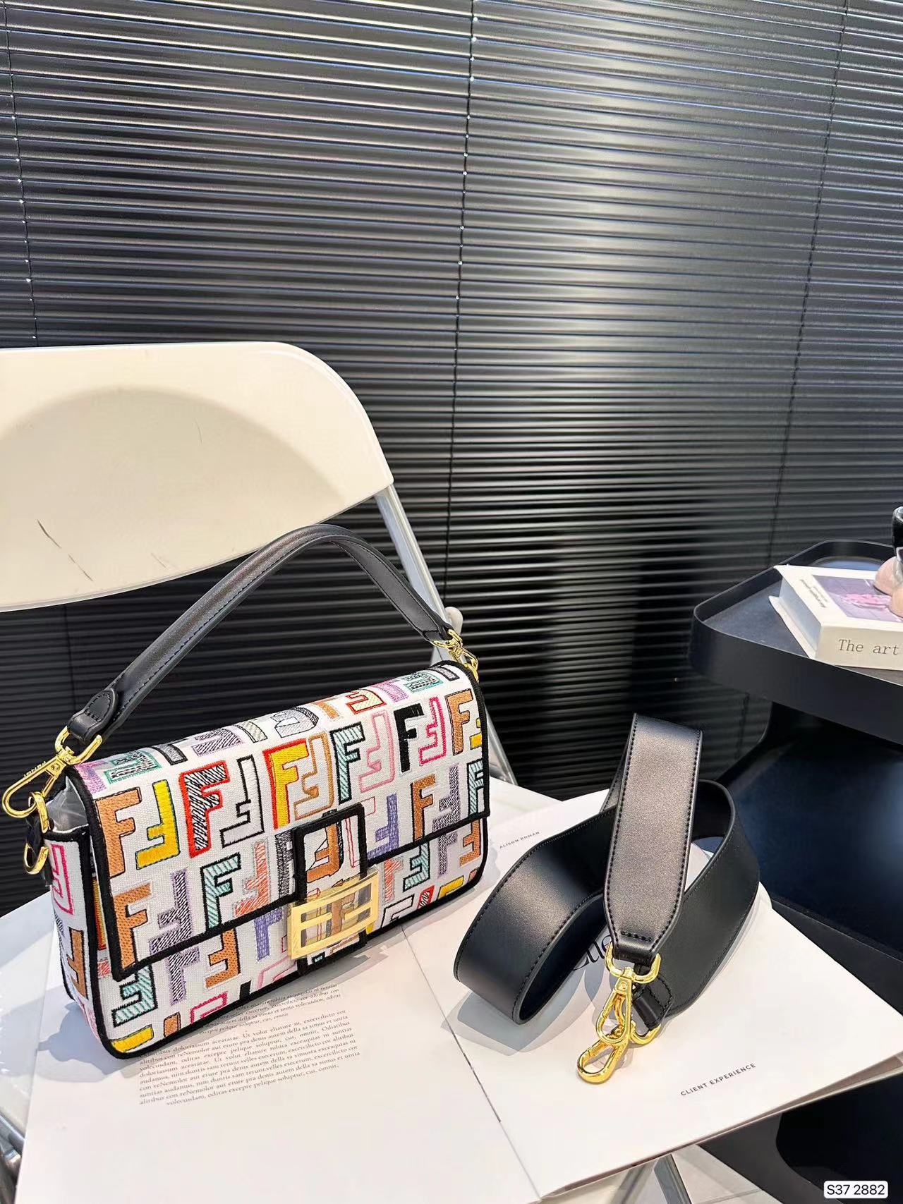 FEND1 刺繍バゲットバッグ【50％割引+送料無料】