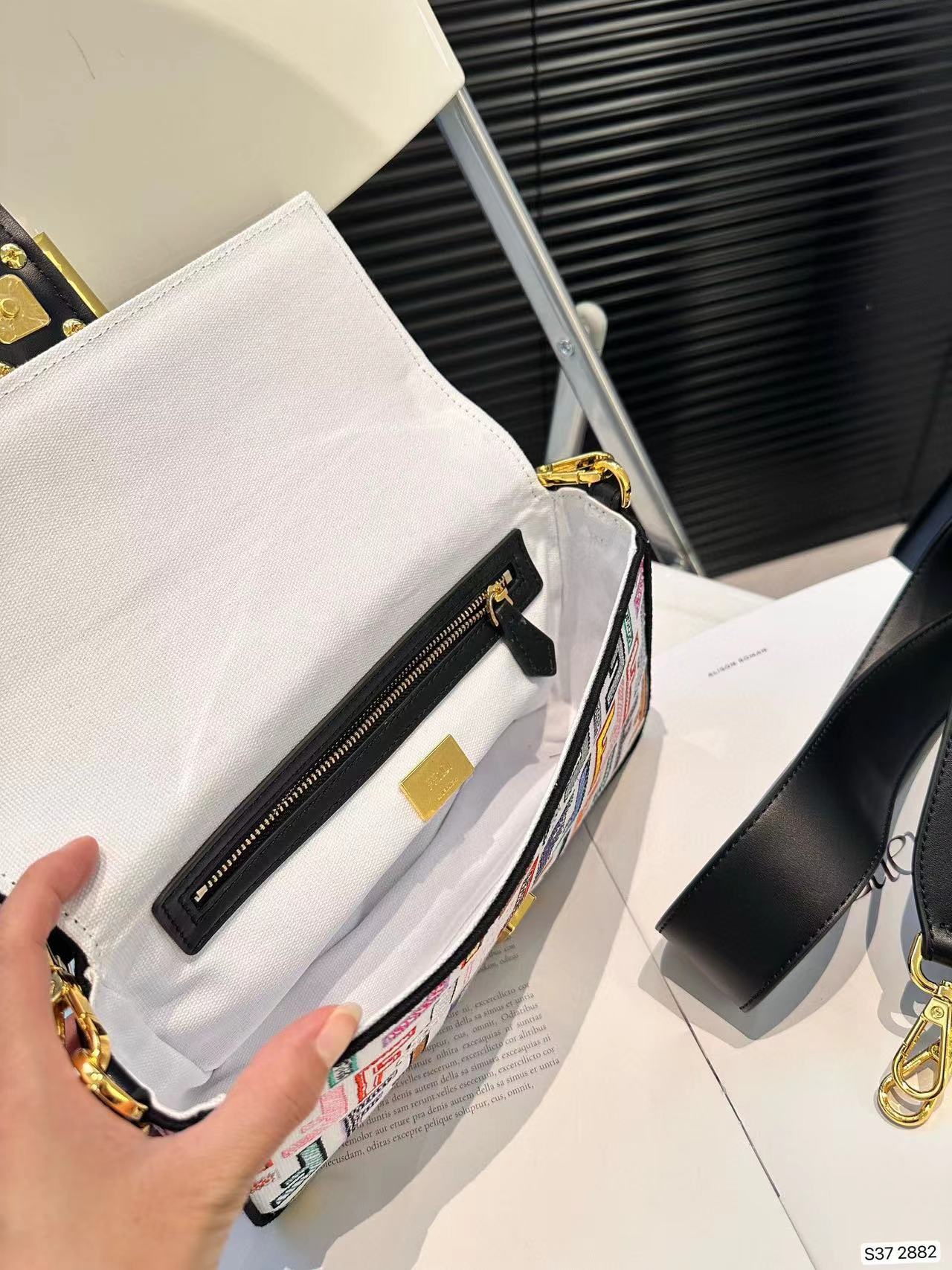 FEND1 刺繍バゲットバッグ【50％割引+送料無料】