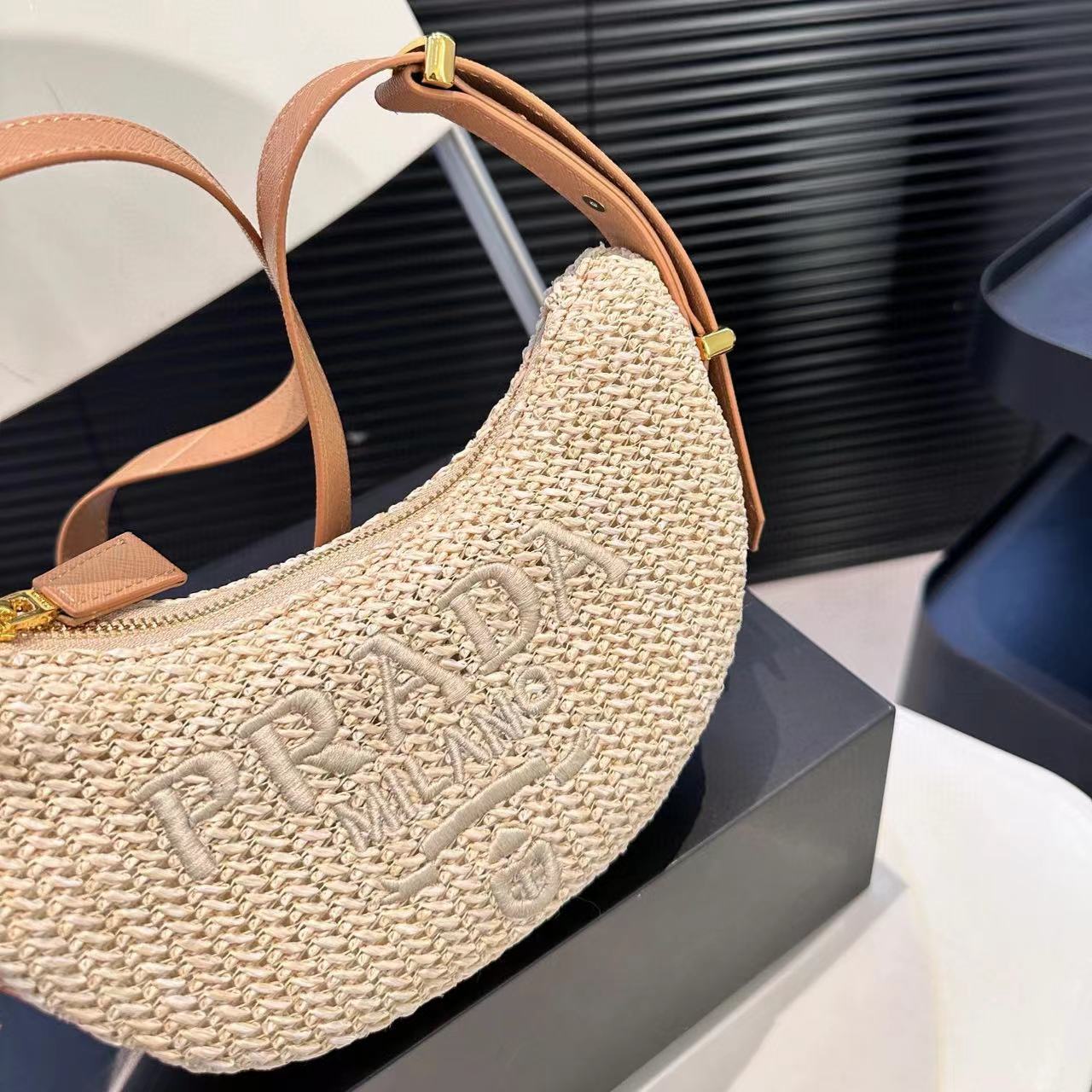 PR4DA 編み込み脇下バッグ【50％割引+送料無料】