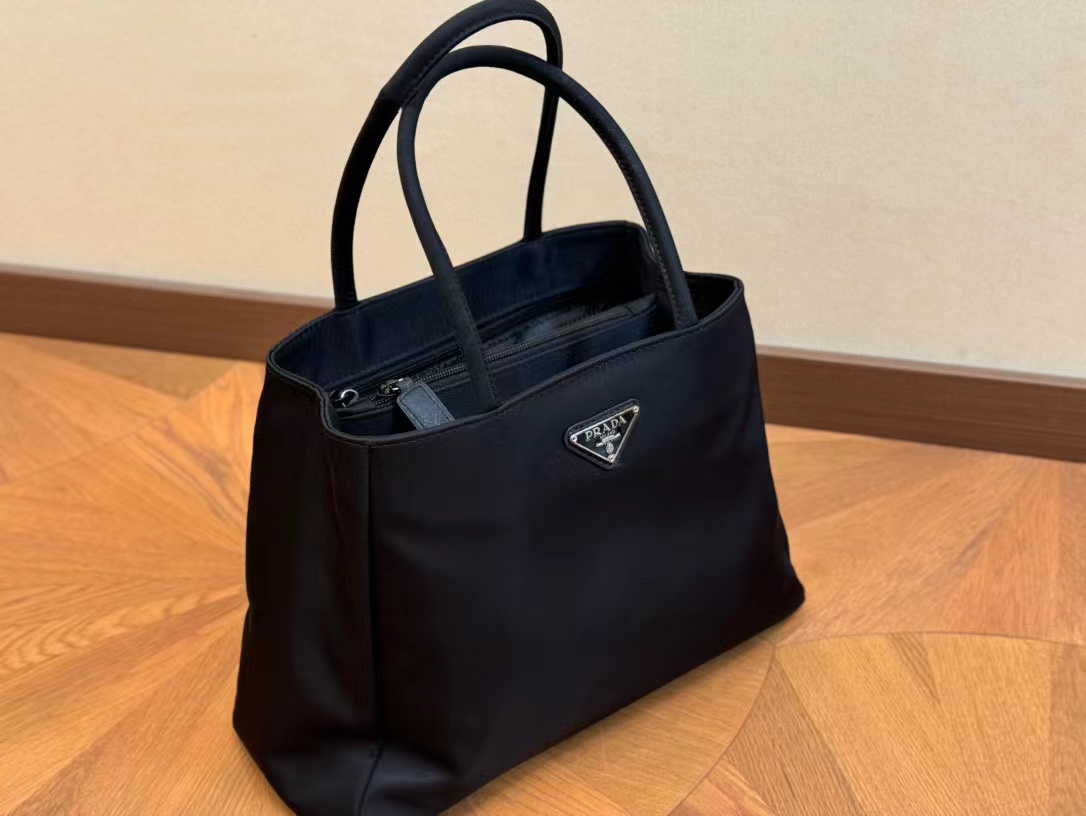 PR4DA ナイロンハンドバッグ【50％割引+送料無料】