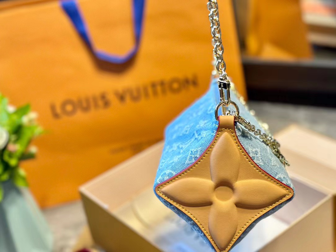 LV 四つ葉のクローバー ジャガード デニム チェーンバッグ【50％割引+送料無料】