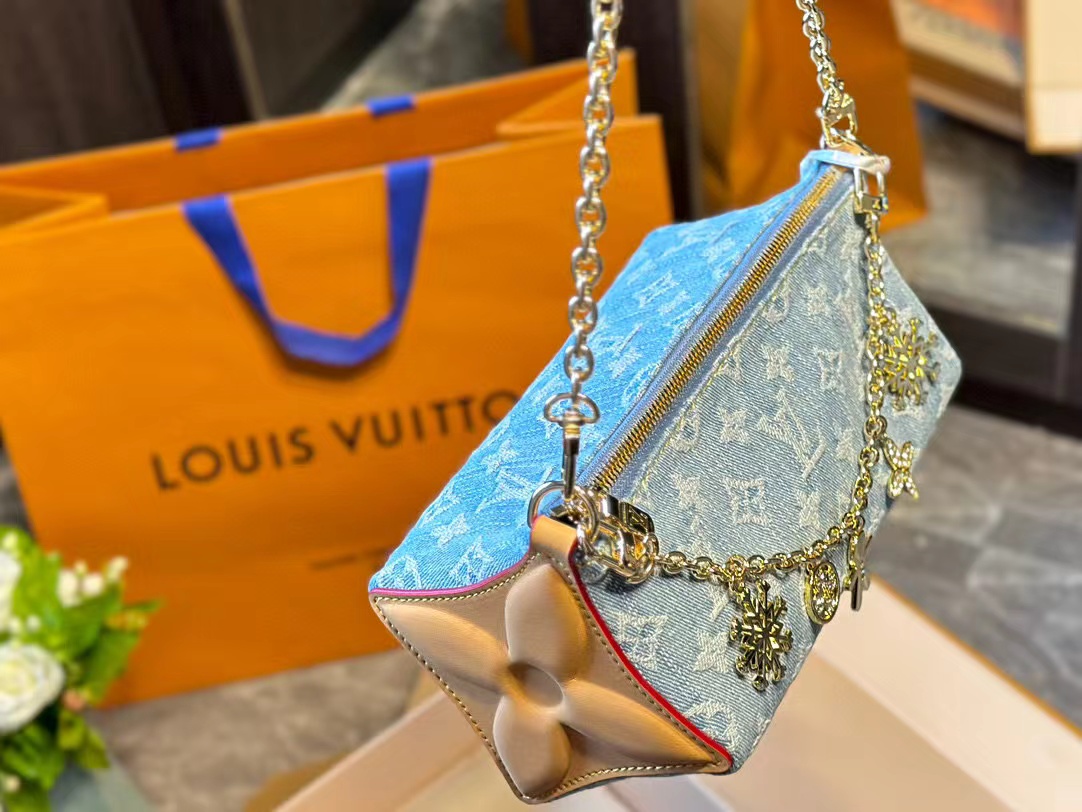 LV 四つ葉のクローバー ジャガード デニム チェーンバッグ【50％割引+送料無料】