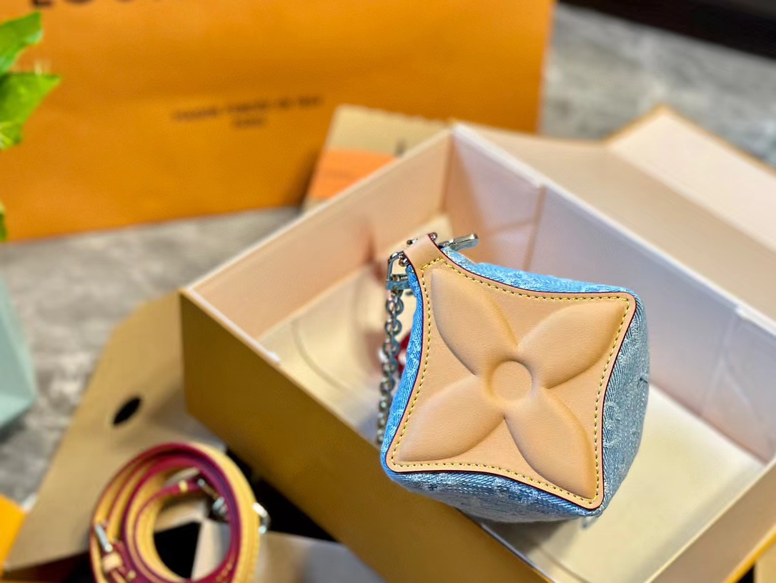 LV 四つ葉のクローバー ジャガード デニム チェーンバッグ【50％割引+送料無料】