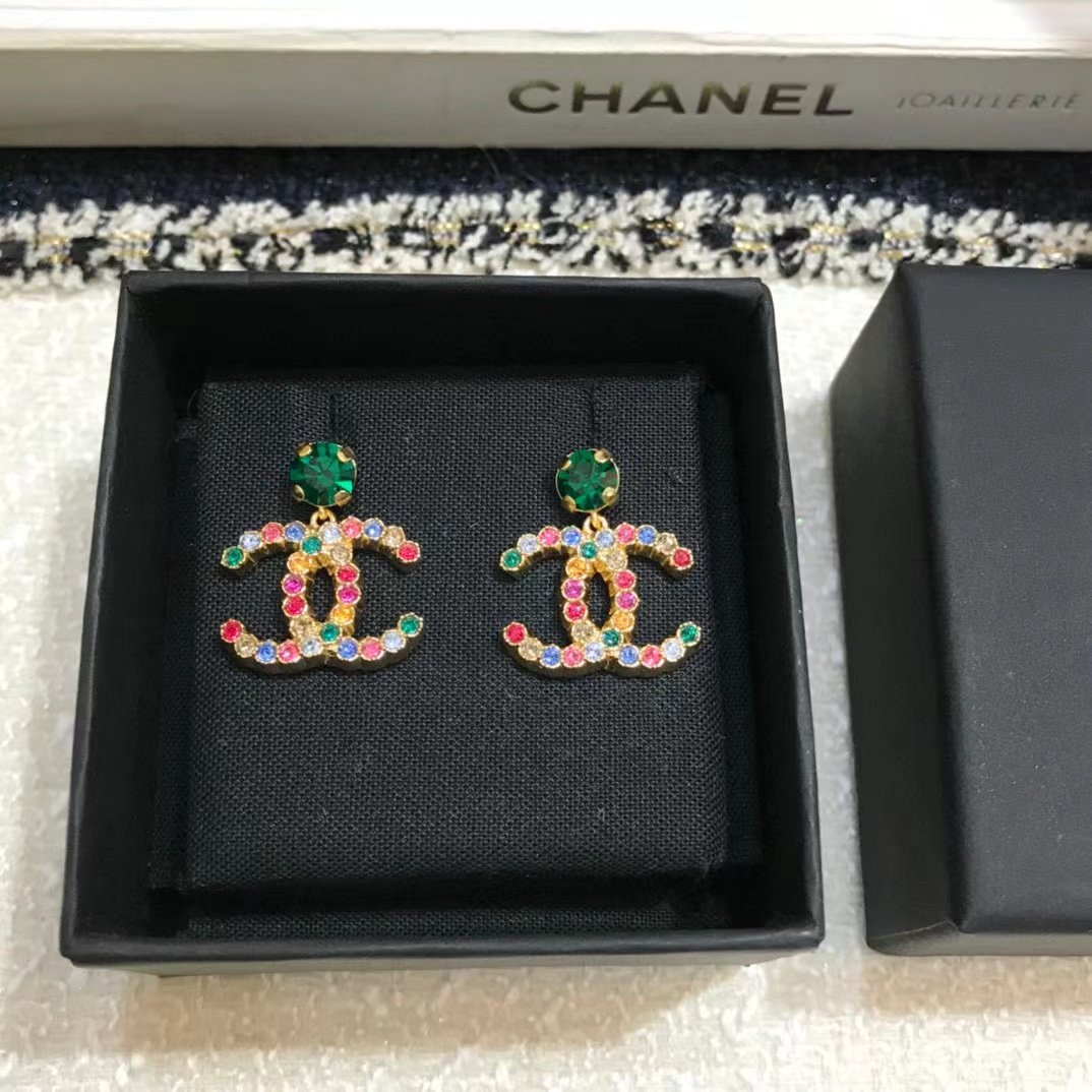 CHANE1 カラーダイヤモンド ダブル C スタッド ピアス【 50％割引+送料無料】