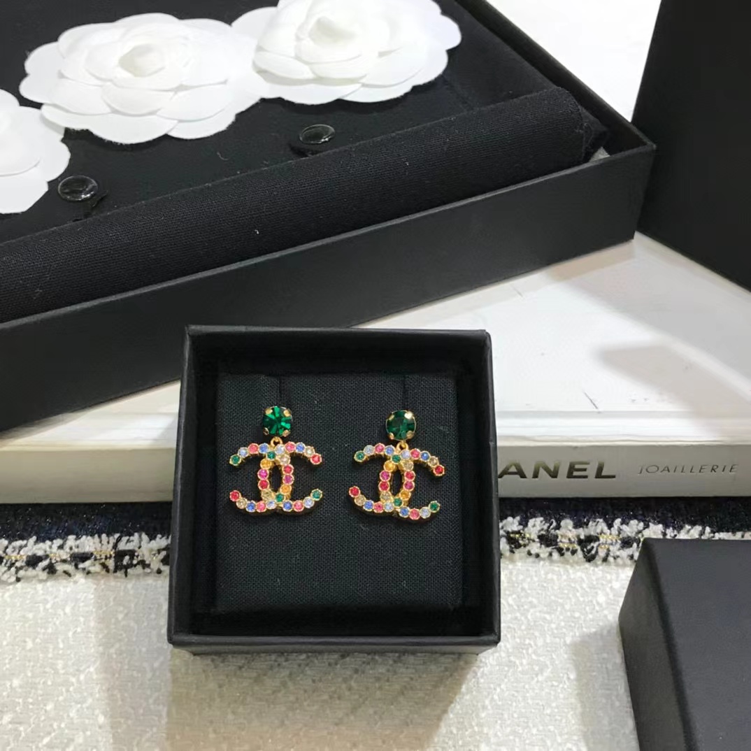 CHANE1 カラーダイヤモンド ダブル C スタッド ピアス【 50％割引+送料無料】