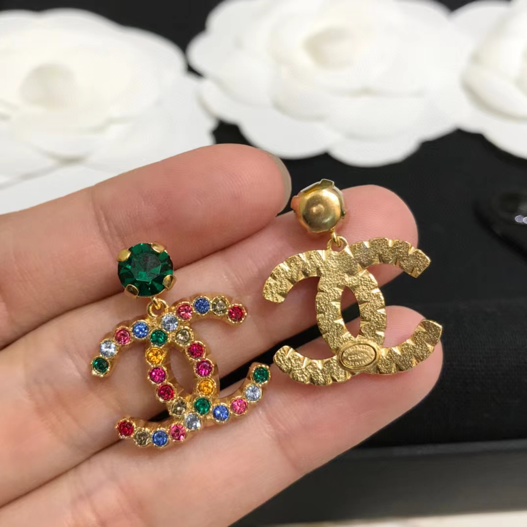 CHANE1 カラーダイヤモンド ダブル C スタッド ピアス【 50％割引+送料無料】