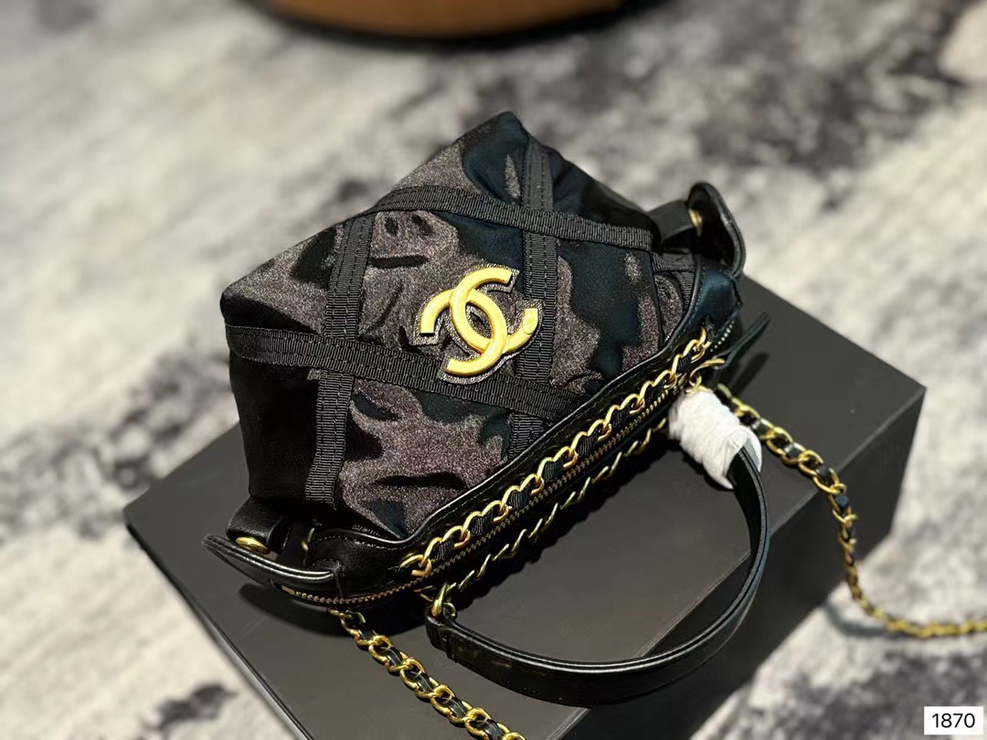 CHANE1 ブラック ゴールド サテン ハンドバッグ【50％割引+送料無料】