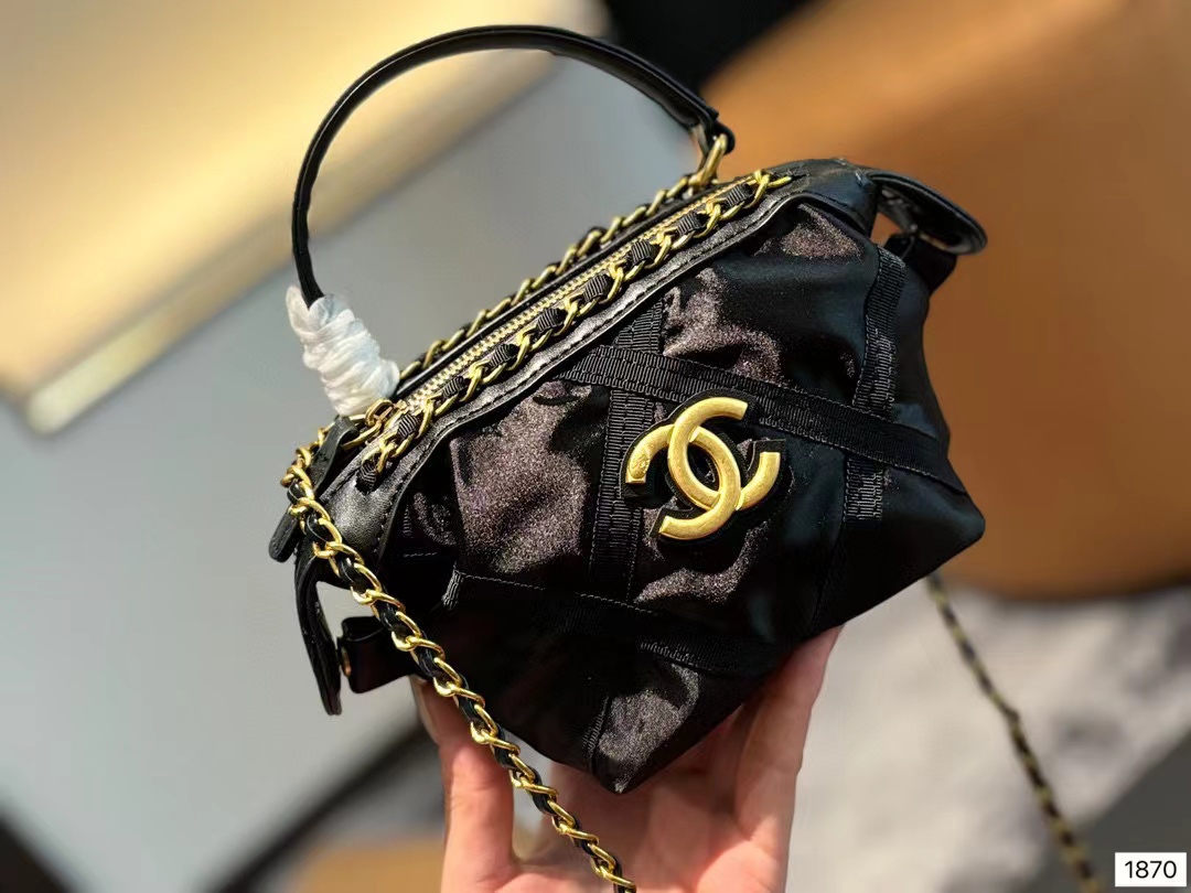 CHANE1 ブラック ゴールド サテン ハンドバッグ【50％割引+送料無料】