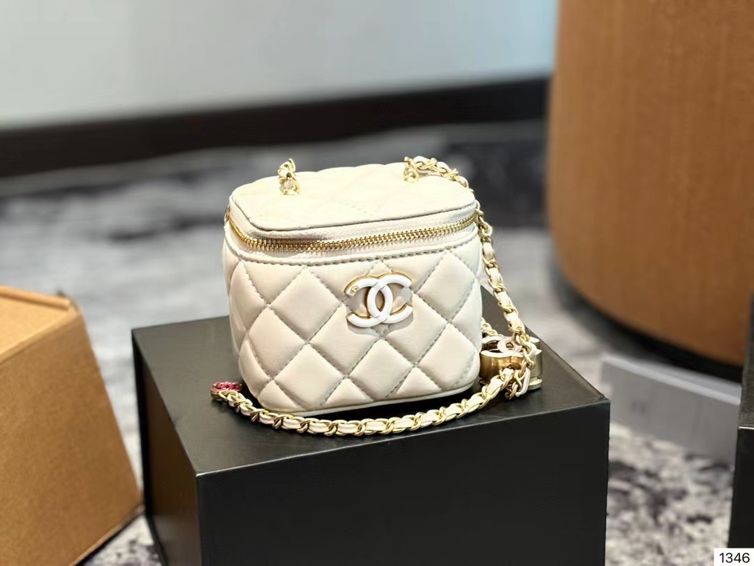 CHANE1 チェーンボックスバッグ【50％割引+送料無料】