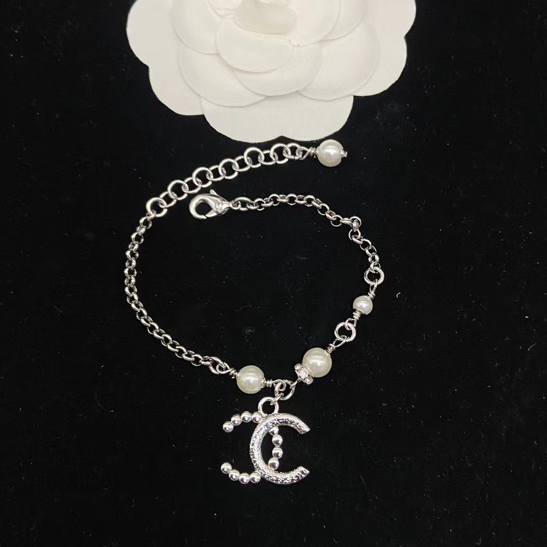 CHANE1 ダブルCパールブレスレット【50％割引+送料無料】