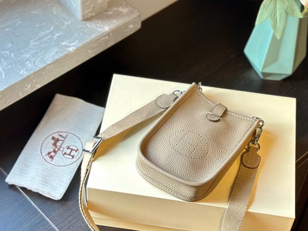 HERME5 牛革シンプル携帯バッグ【50％割引+送料無料】