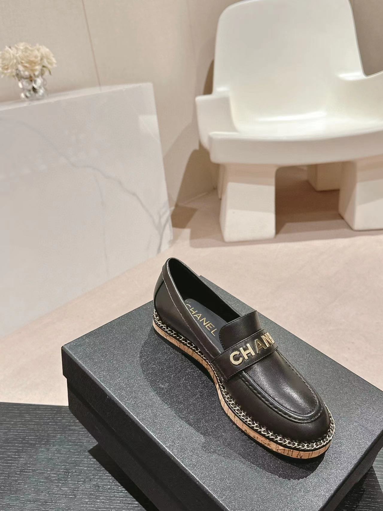 CHANE1 高品質シンプルチェーンフラットシューズ【50％割引+送料無料】