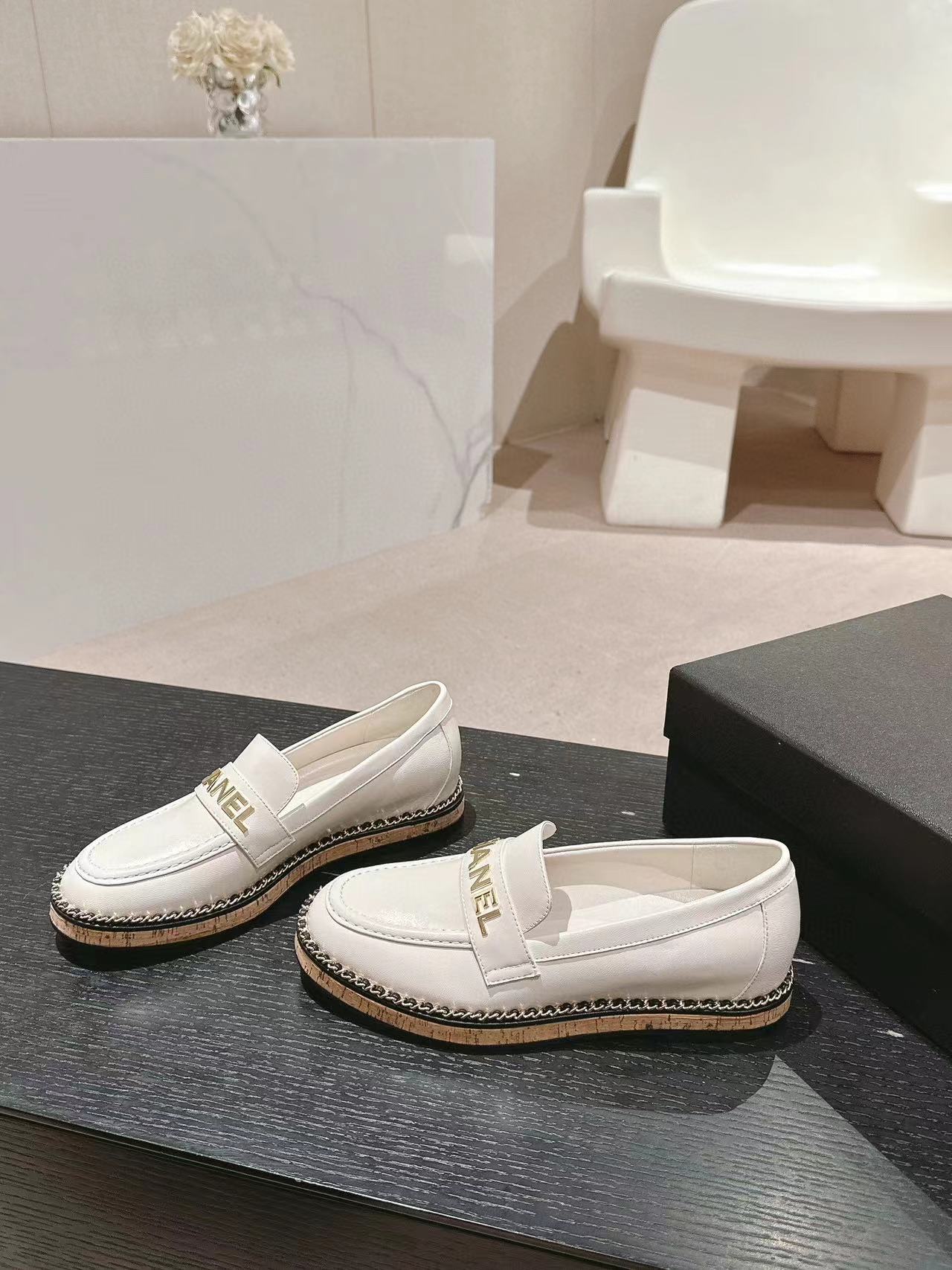 CHANE1 高品質シンプルチェーンフラットシューズ【50％割引+送料無料】