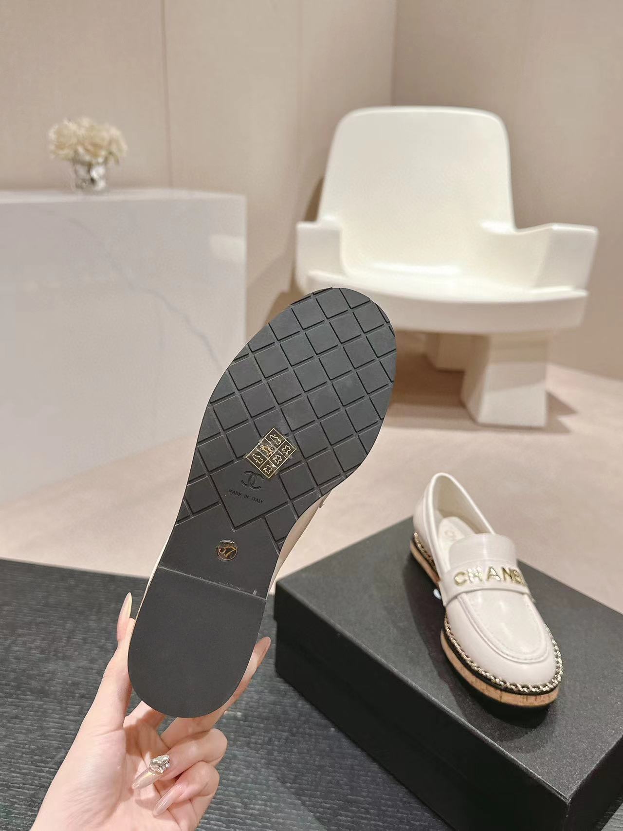 CHANE1 高品質シンプルチェーンフラットシューズ【50％割引+送料無料】