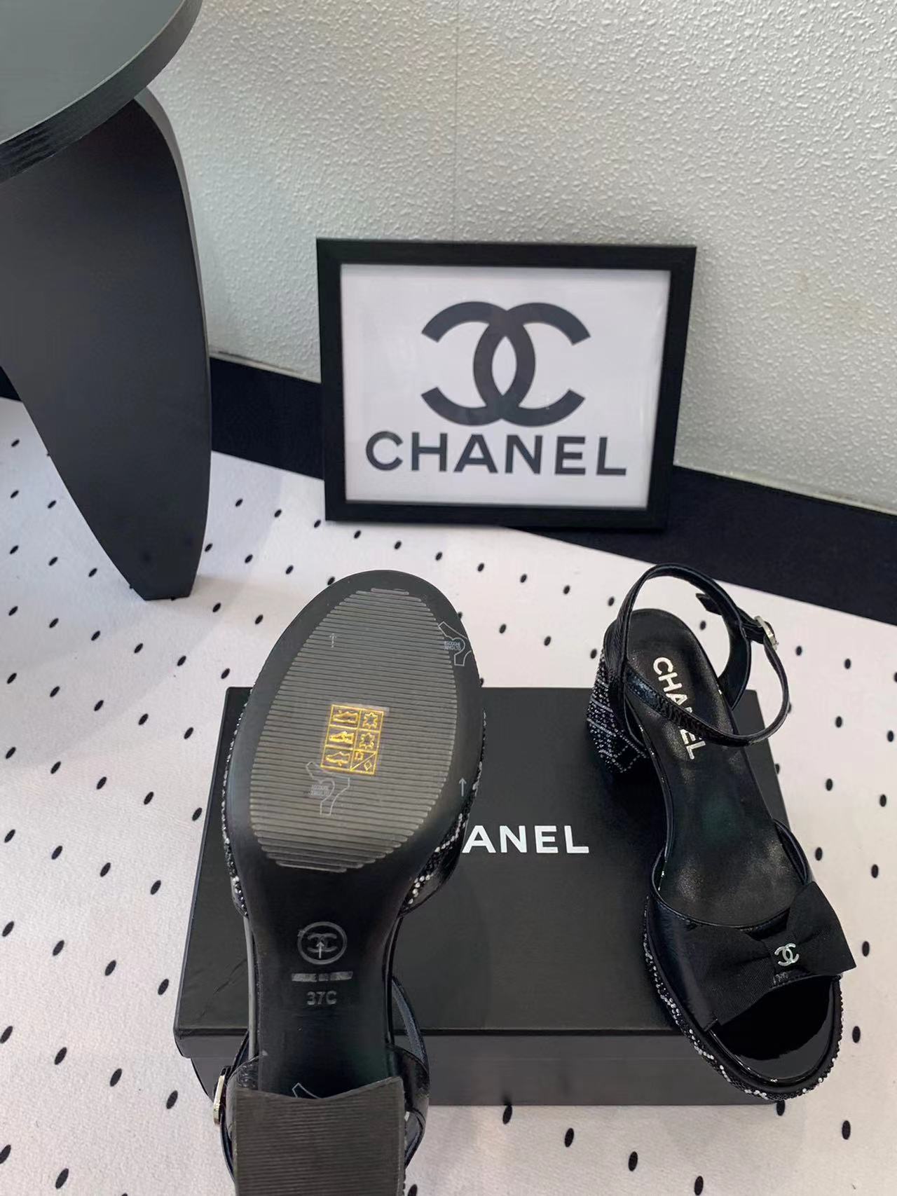 CHANE1 高品質ボウラインストーンサンダル【50％割引+送料無料】