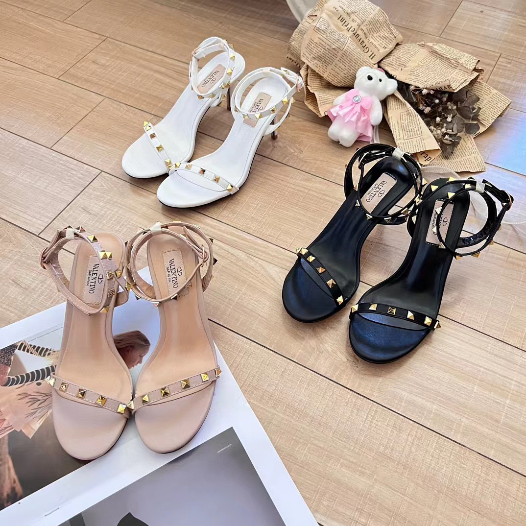 VALENT1NO リベットハイヒールサンダル【50％割引+送料無料】