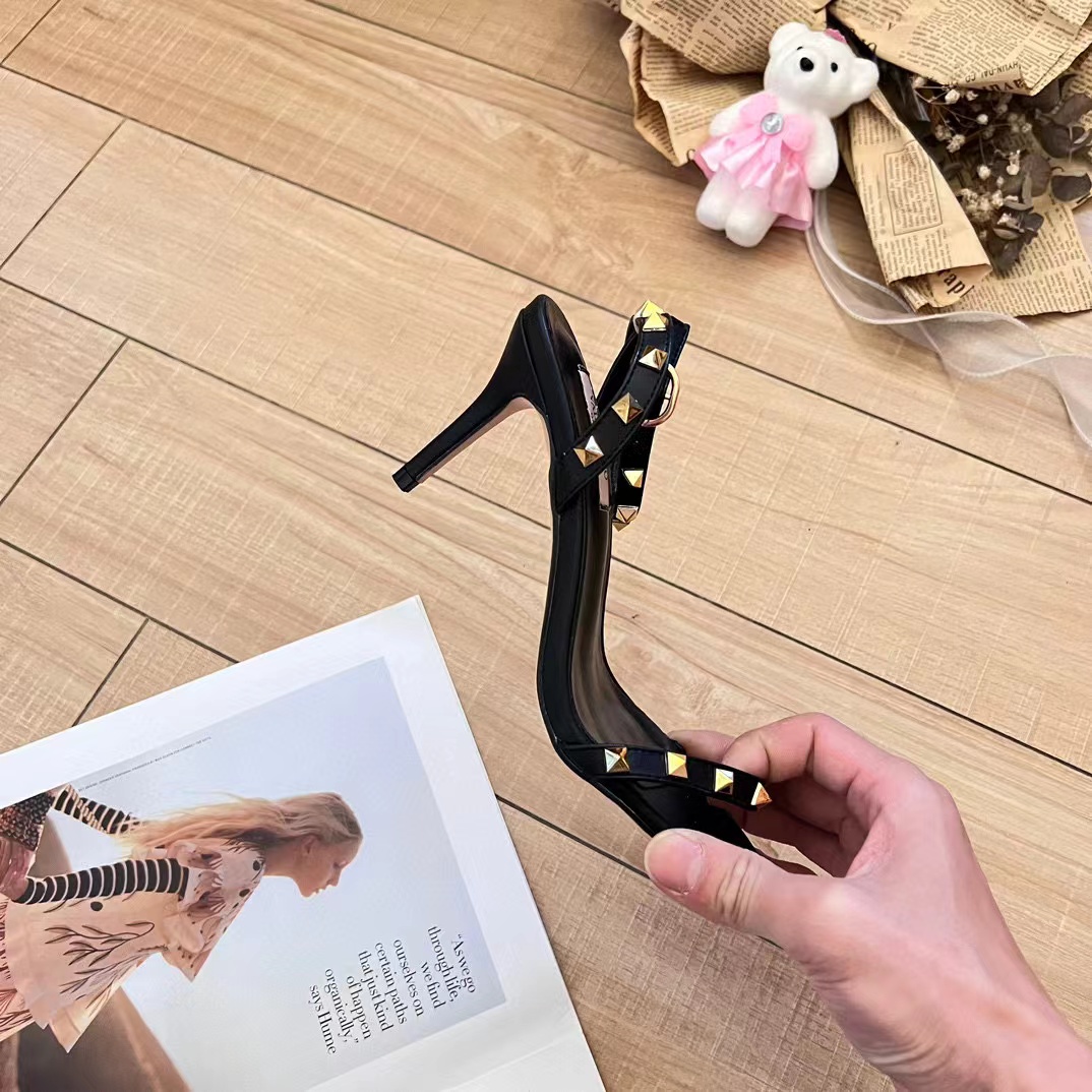 VALENT1NO リベットハイヒールサンダル【50％割引+送料無料】