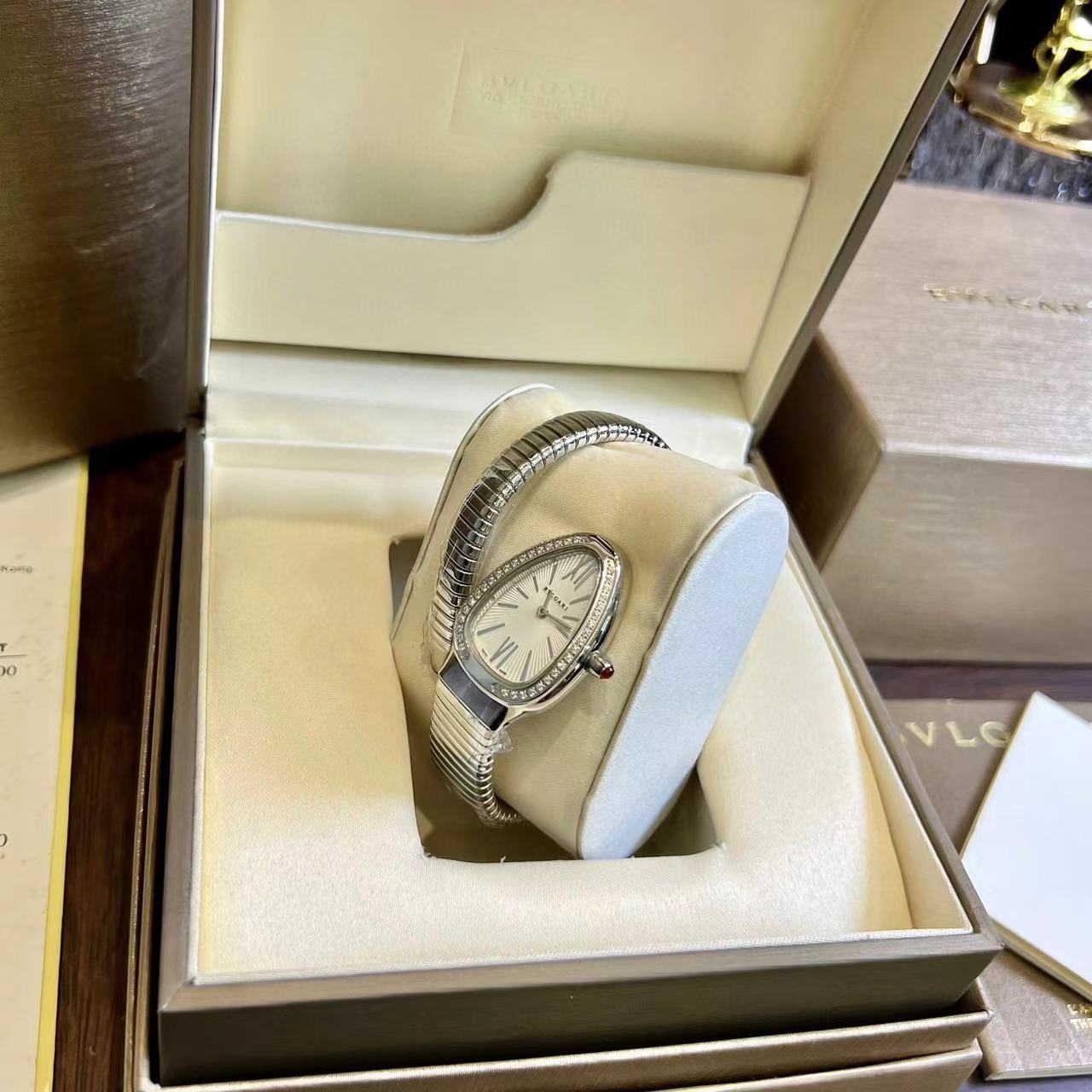 BVLGAR1スネークヘッドクラシックレディースウォッチ【50％割引+送料無料】