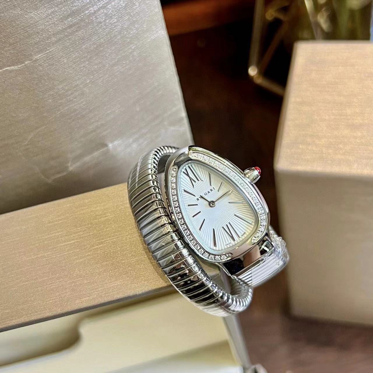 BVLGAR1スネークヘッドクラシックレディースウォッチ【50％割引+送料無料】