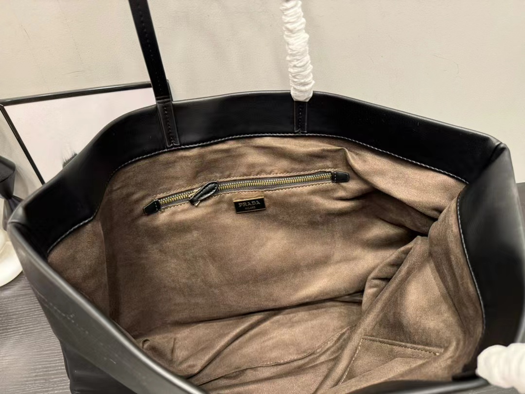 PR4DA 牛革ショッピングバッグ【50％割引+送料無料】