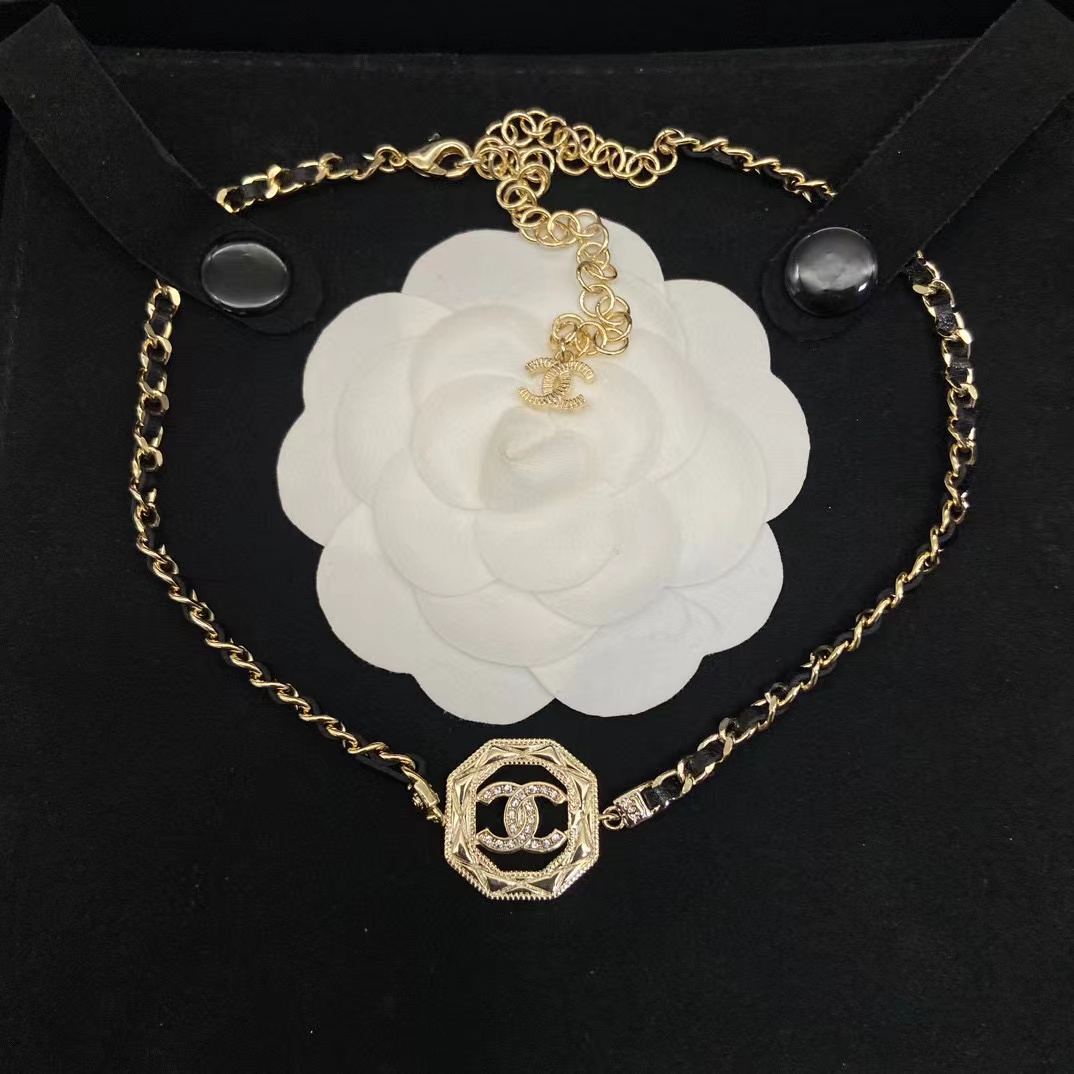 CHANE1 ダブルC レザーネックレス【50％割引+送料無料】