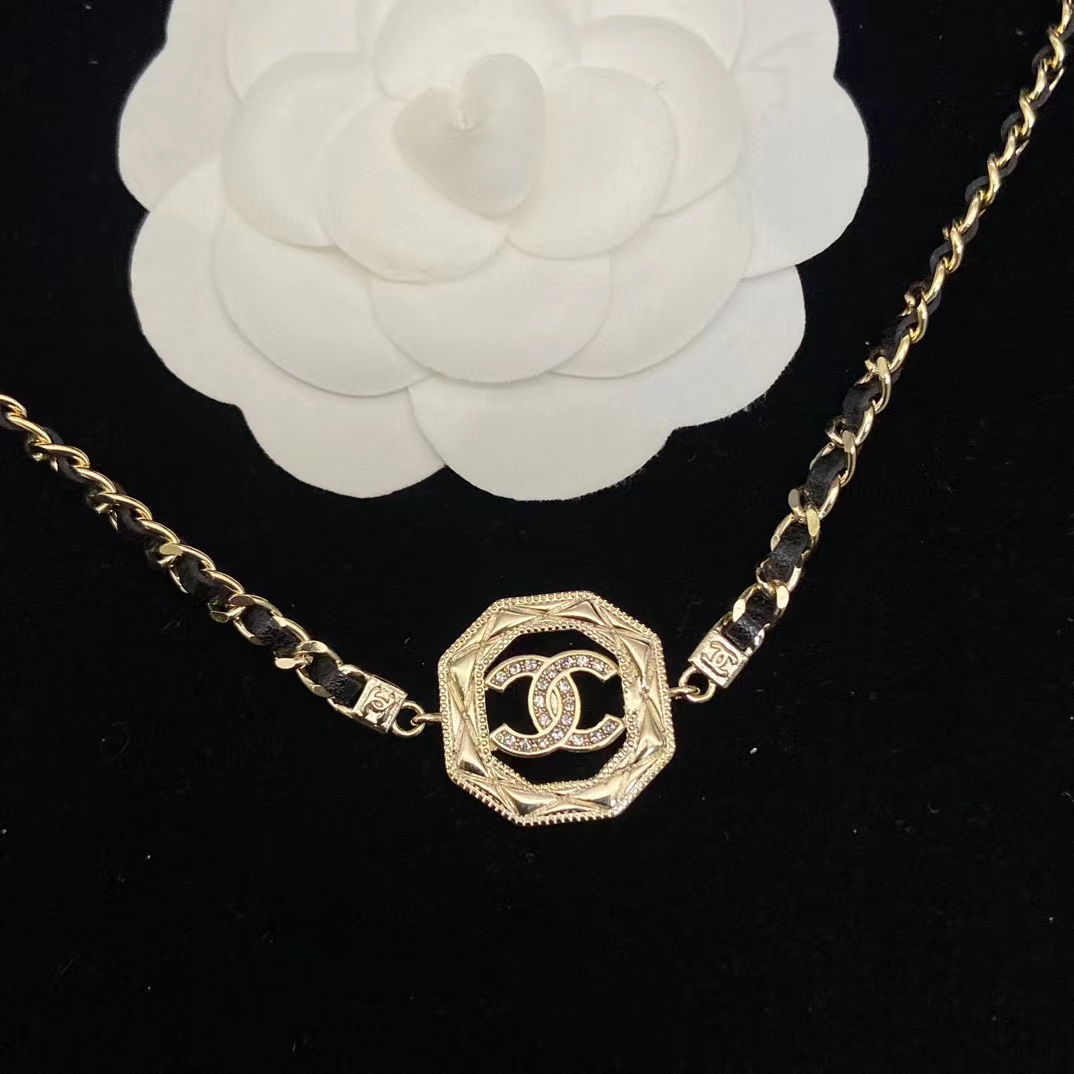 CHANE1 ダブルC レザーネックレス【50％割引+送料無料】