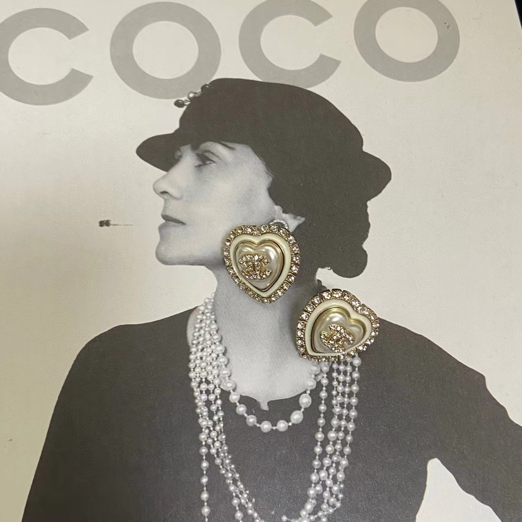 CHANE1 ダブルC ピーチハート ダイヤモンド スタッド ピアス【50％割引+送料無料】