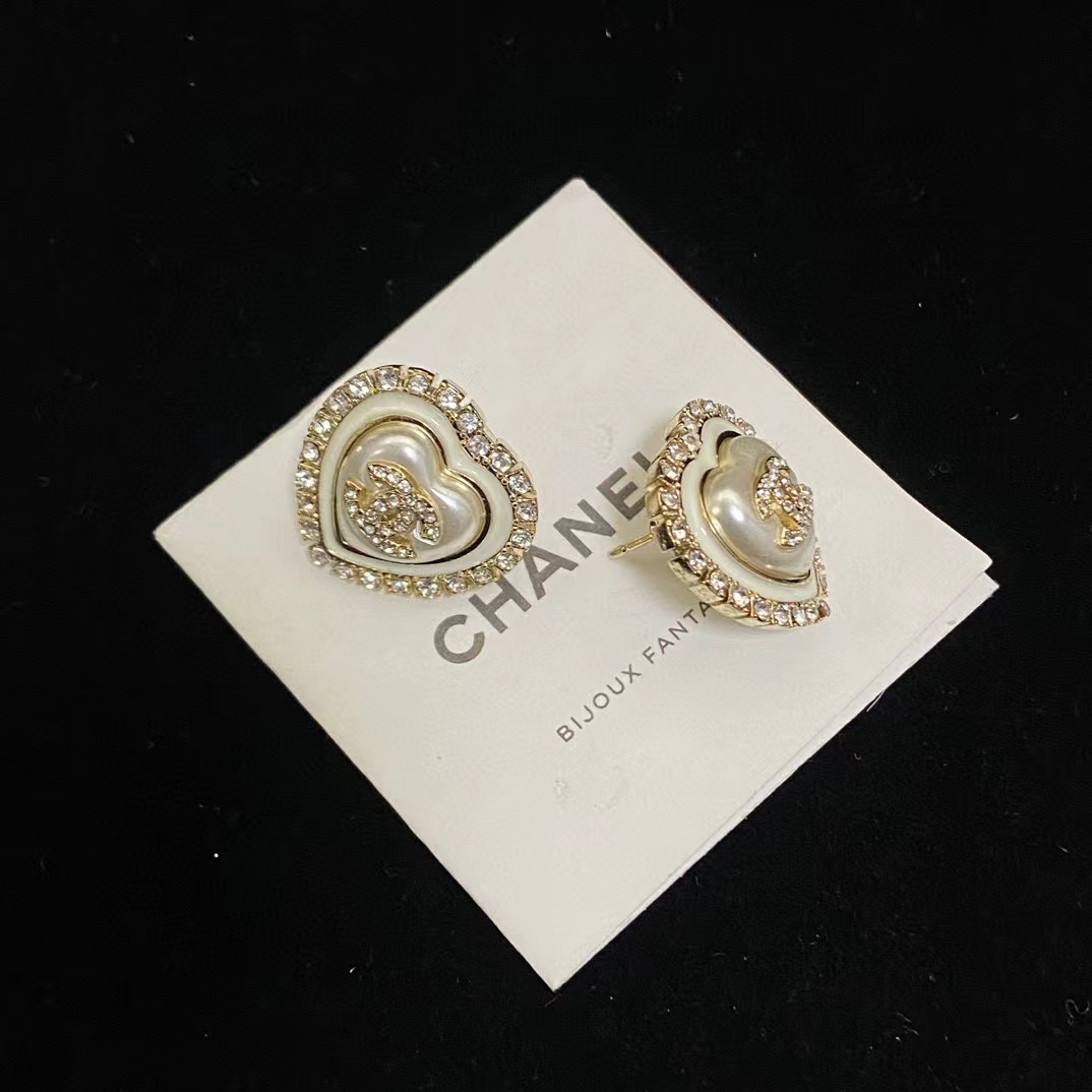 CHANE1 ダブルC ピーチハート ダイヤモンド スタッド ピアス【50％割引+送料無料】