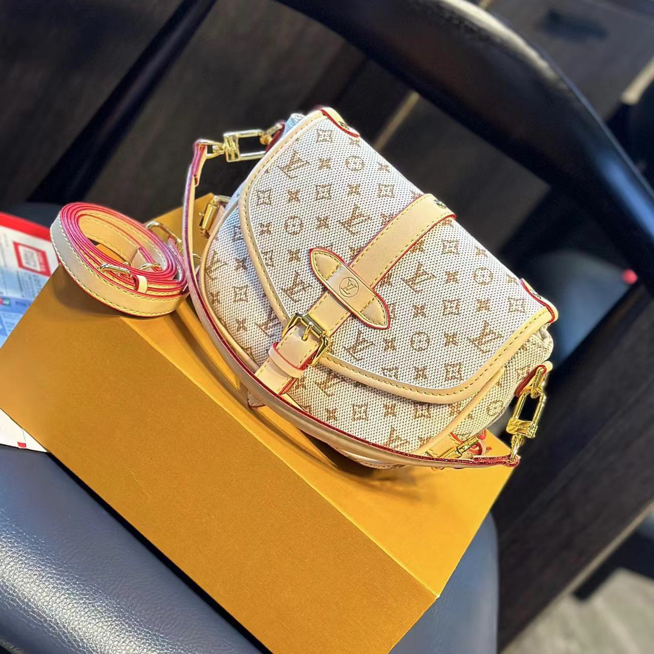 LV dauphine チェーンショルダークロスボディバッグ【50％割引+送料無料】