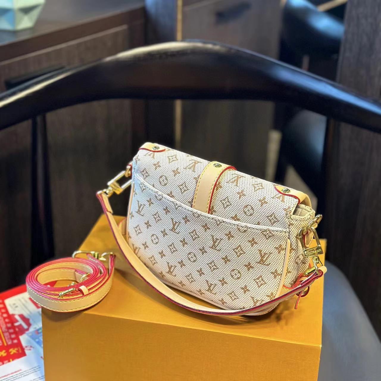 LV dauphine チェーンショルダークロスボディバッグ【50％割引+送料無料】