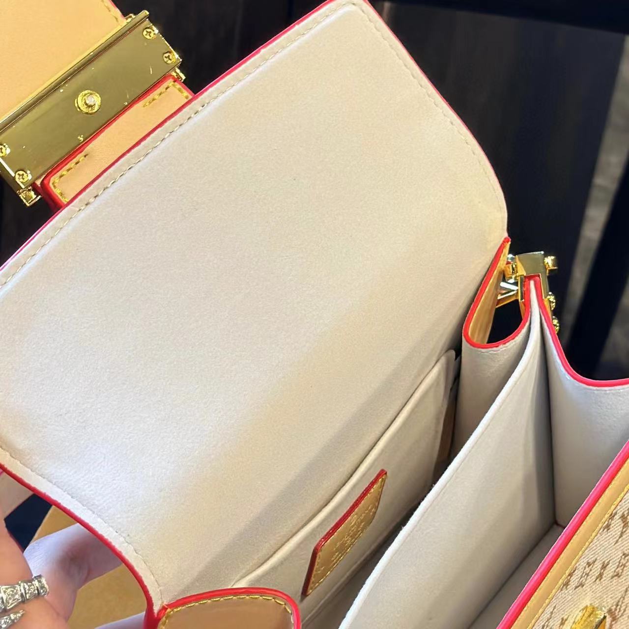 LV dauphine チェーンショルダークロスボディバッグ【50％割引+送料無料】