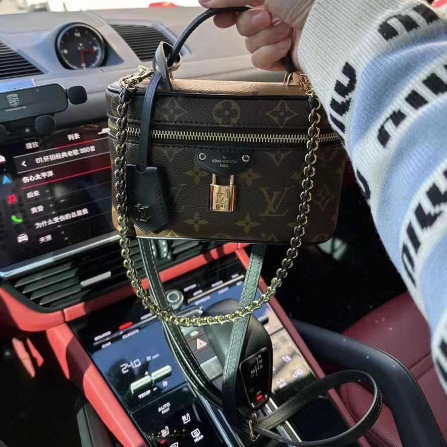 LV vanity コスメケース【 50％割引+送料無料】