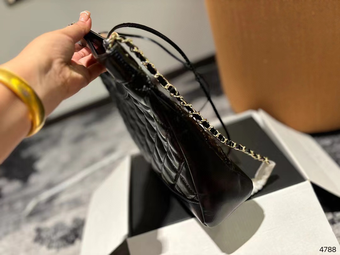 CHANE1 牛革チェーンバッグ【50％割引+送料無料】