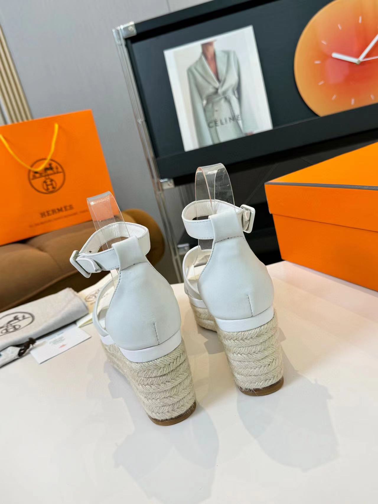 HERME5 上質なクラシックプラットフォームサンダル【50％割引+送料無料】