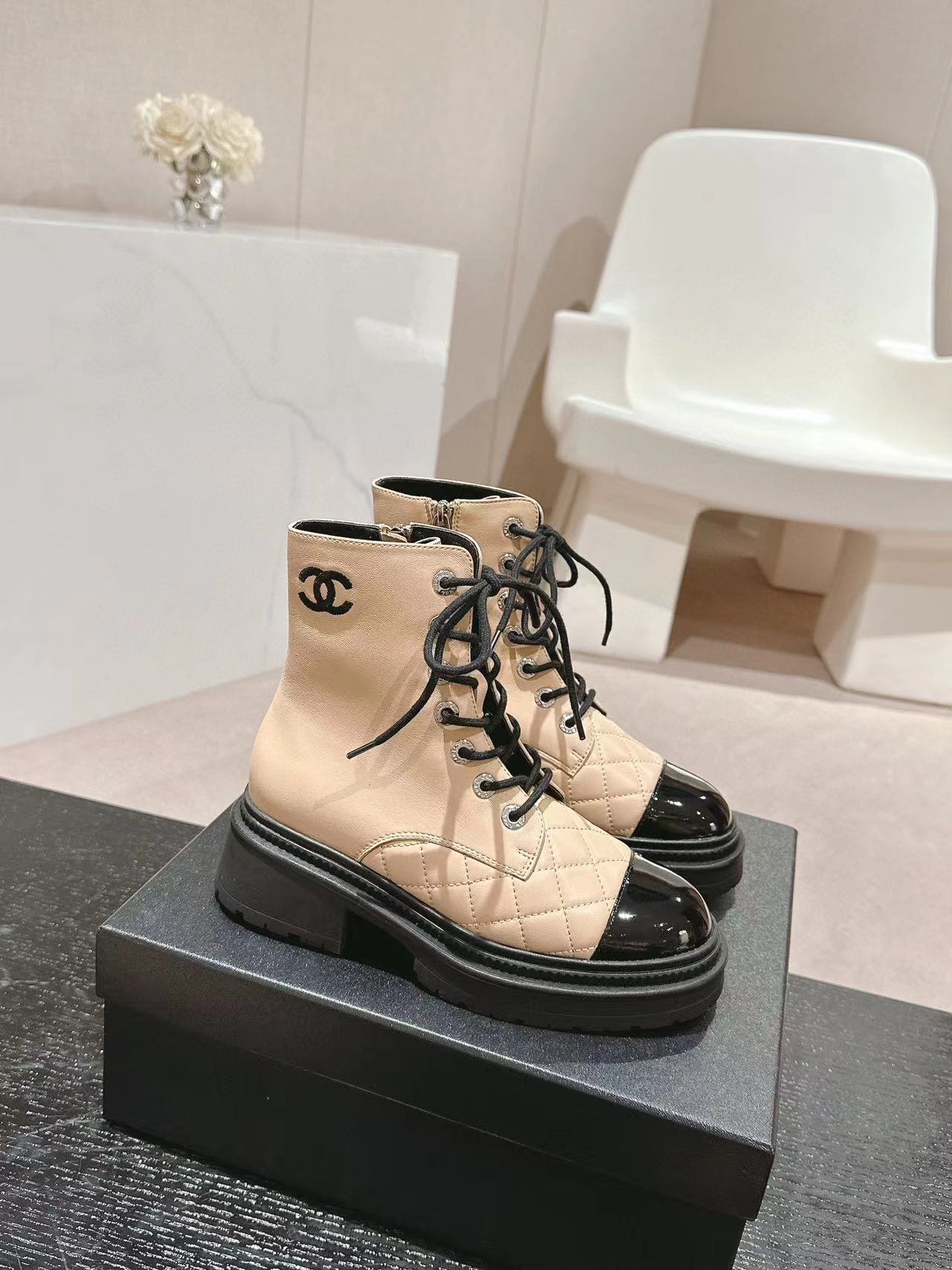 CHANE1 高品質レースアップシープスキンブーツ【50％割引+送料無料】