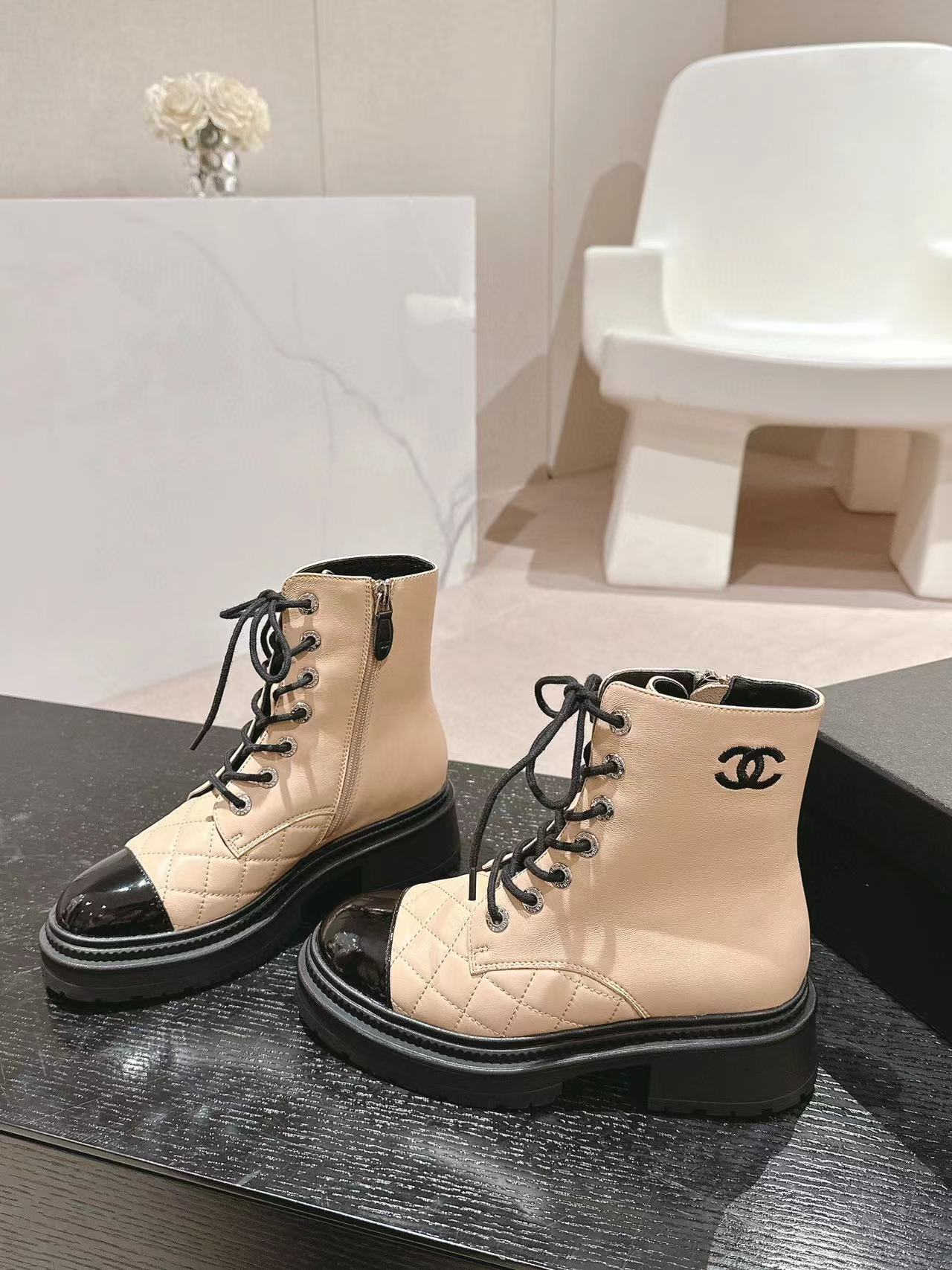 CHANE1 高品質レースアップシープスキンブーツ【50％割引+送料無料】