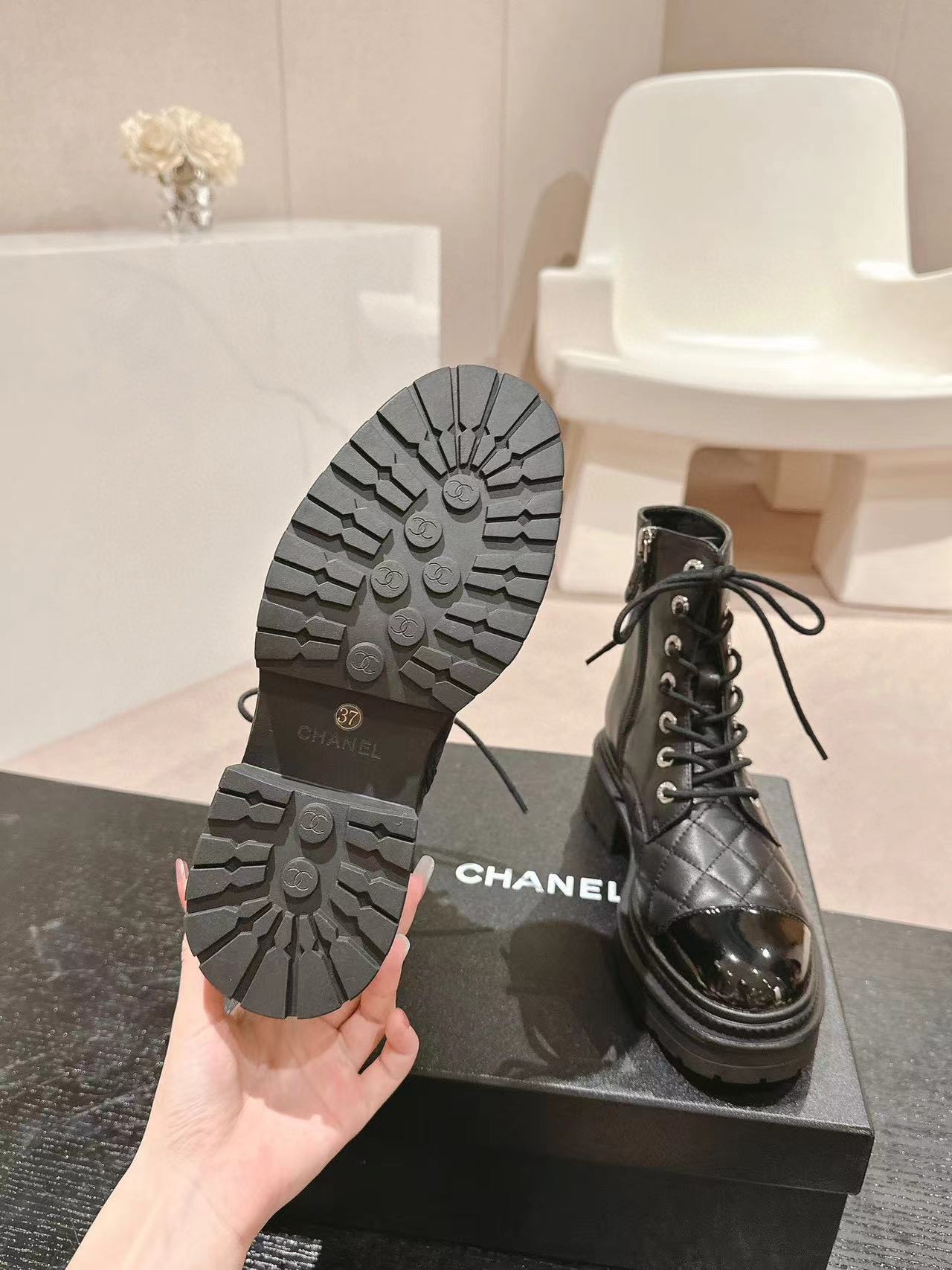 CHANE1 高品質レースアップシープスキンブーツ【50％割引+送料無料】