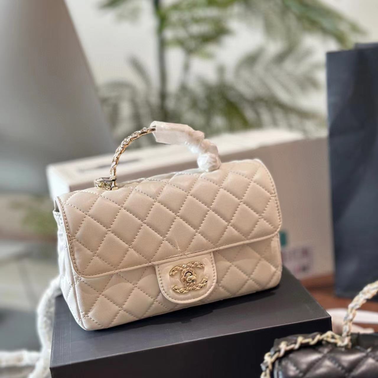 CHANE ダイヤモンド チェーン ハンドバッグ【50％割引+送料無料】