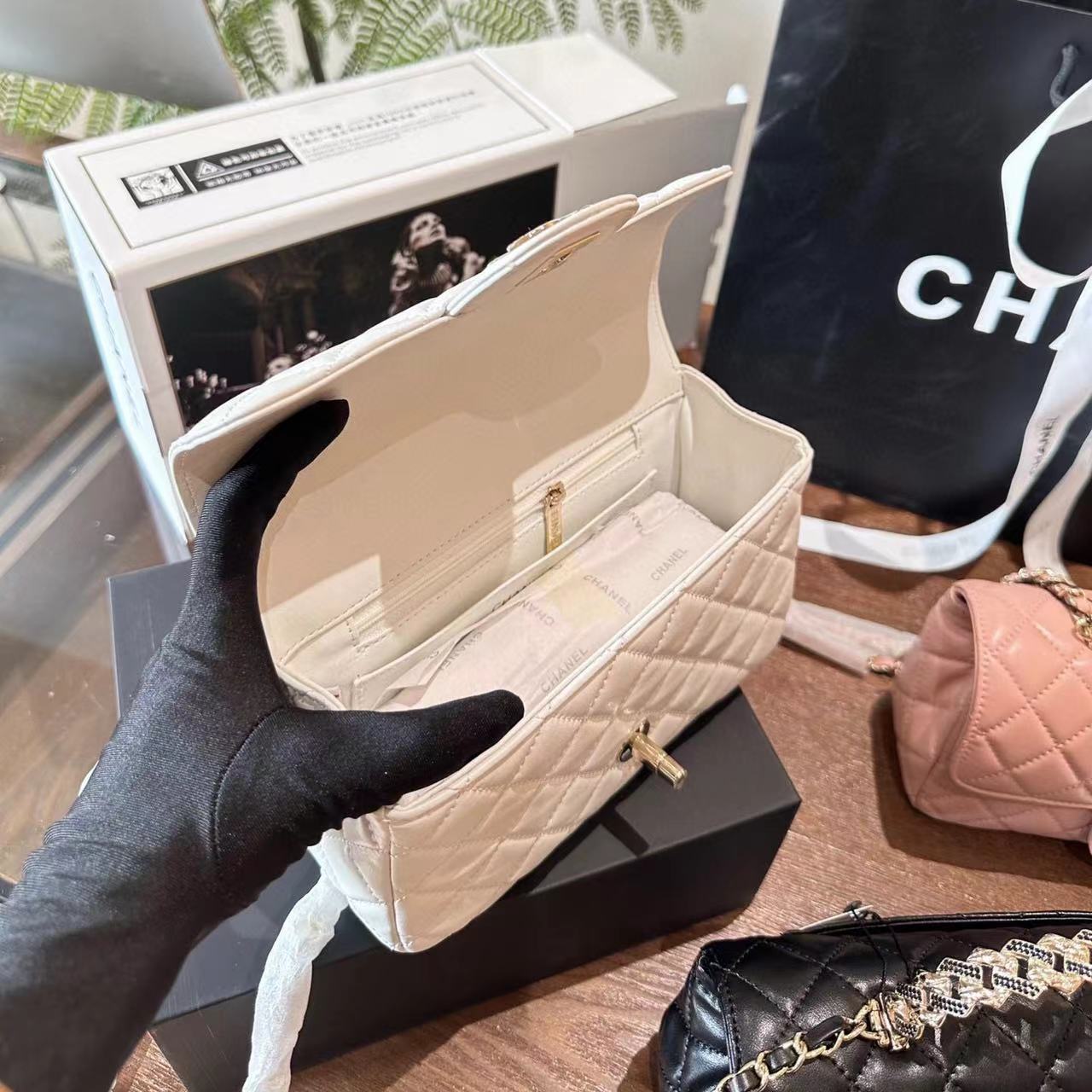 CHANE ダイヤモンド チェーン ハンドバッグ【50％割引+送料無料】