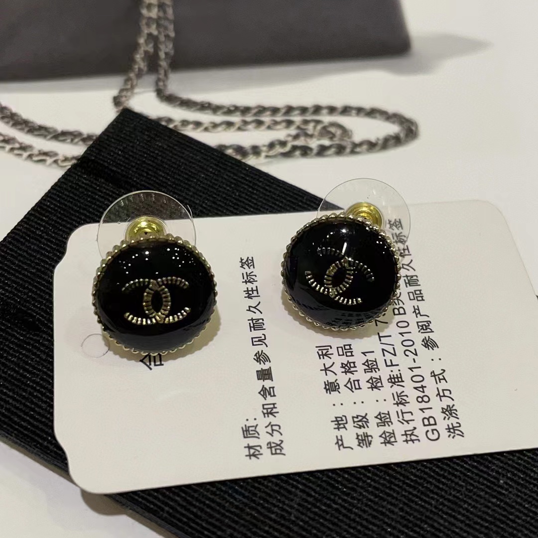 CHANE1 ブラック ラウンド ダブル C スタッド ピアス【50％割引+送料無料】