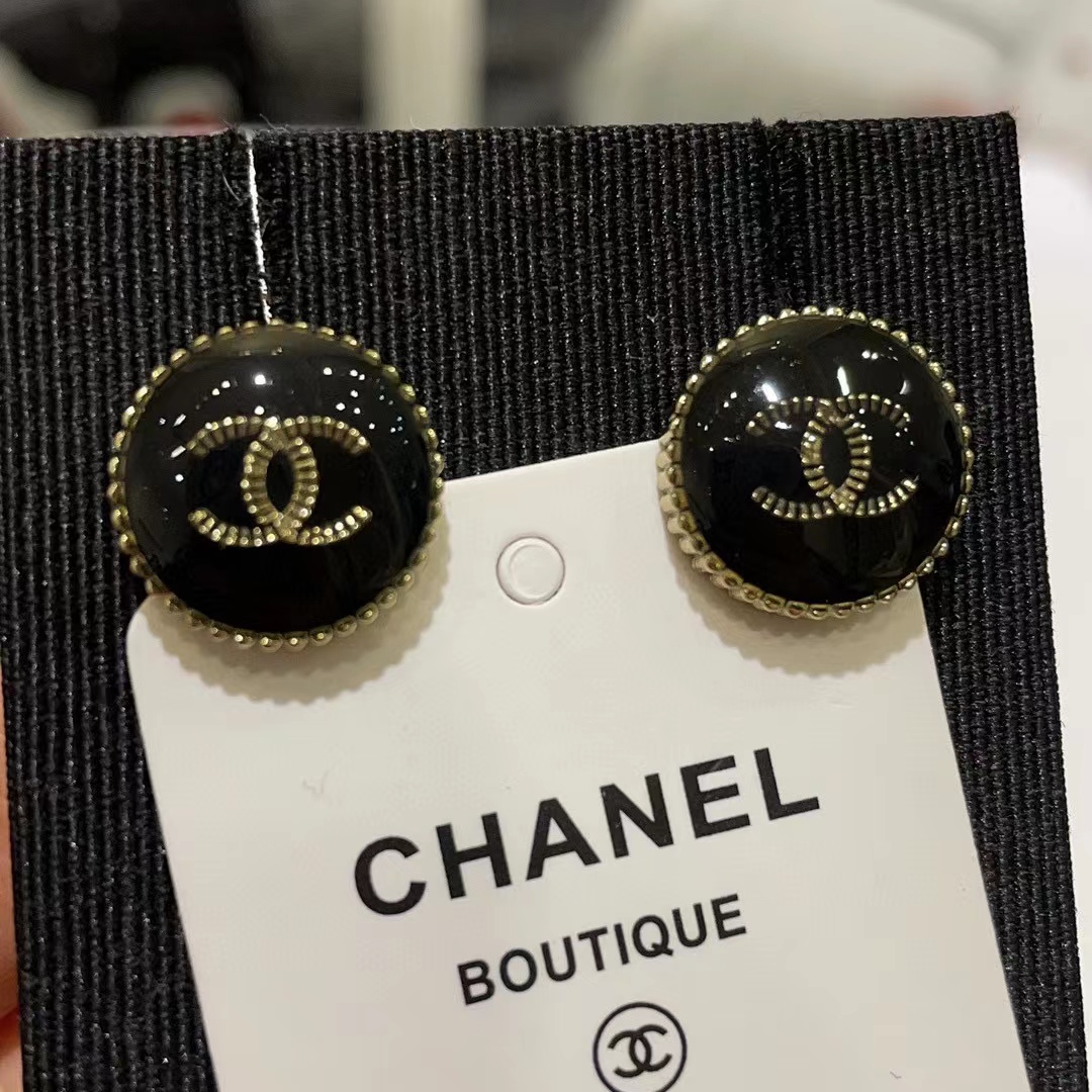 CHANE1 ブラック ラウンド ダブル C スタッド ピアス【50％割引+送料無料】