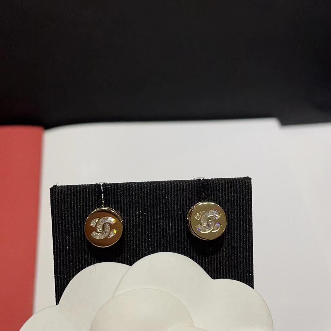 CHANE1 ダブルC ラウンドピアス【50％割引+送料無料】