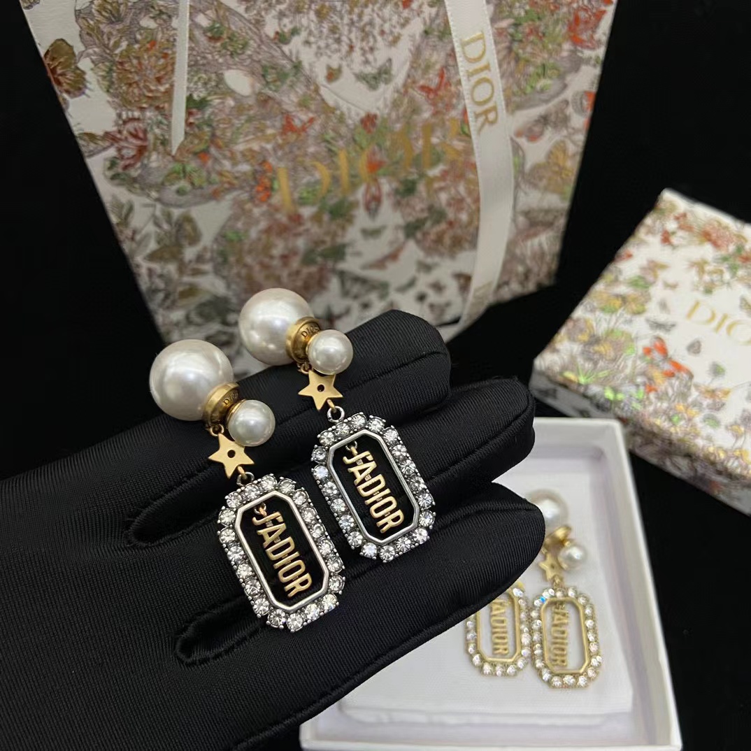 DI0R パールとダイヤモンドのスタッド ピアス【50％割引+送料無料】