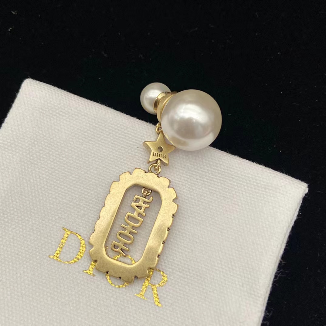 DI0R パールとダイヤモンドのスタッド ピアス【50％割引+送料無料】