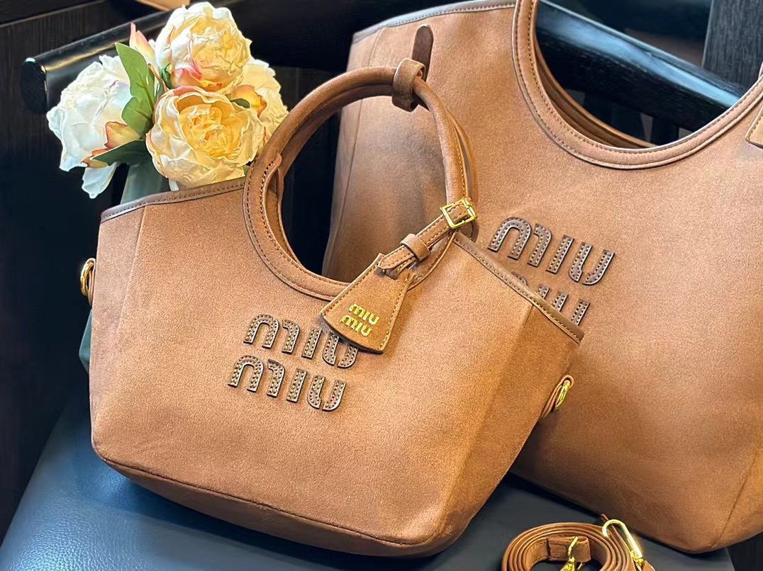 M1UM1U 新作シンプルハンドバッグ【50％割引+送料無料】