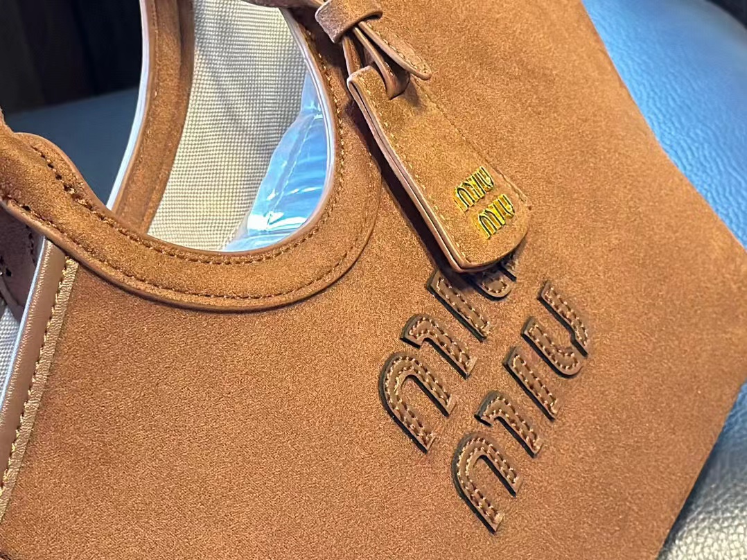 M1UM1U 新作シンプルハンドバッグ【50％割引+送料無料】