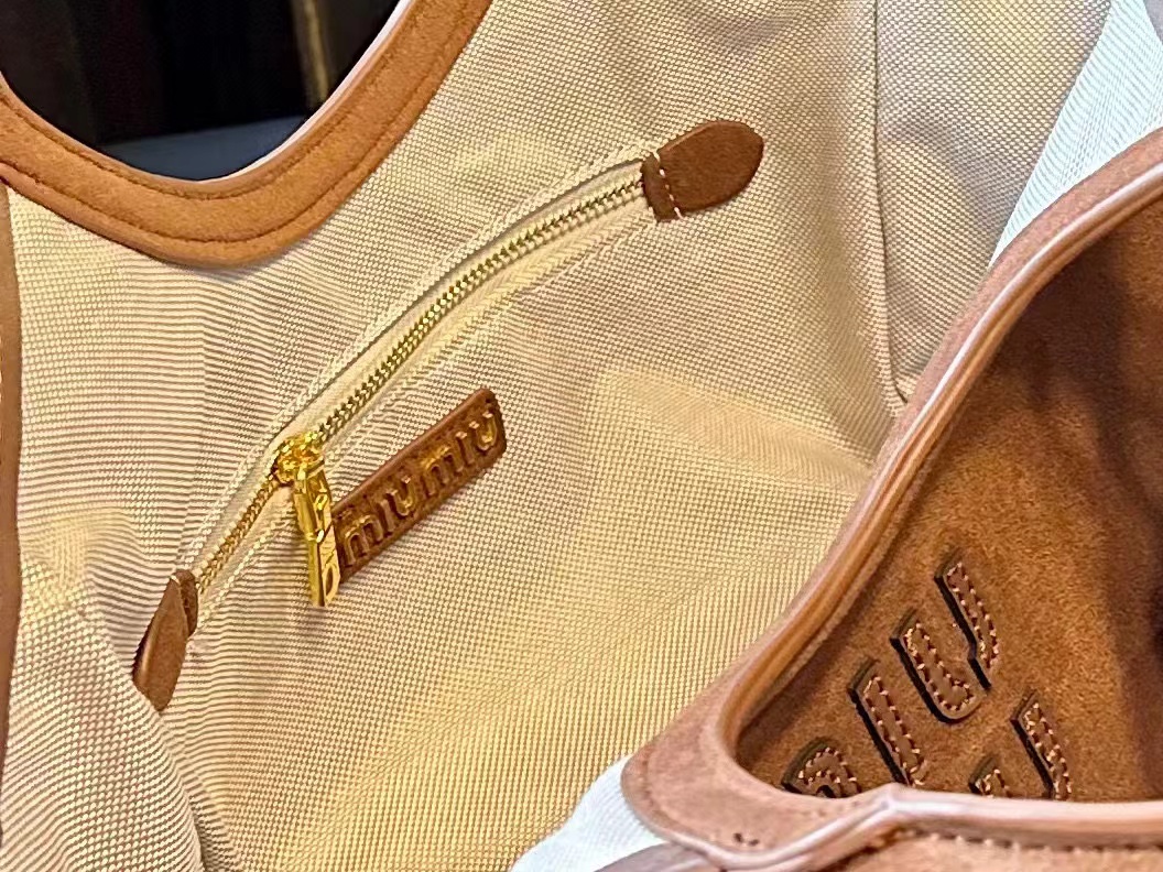 M1UM1U 新作シンプルハンドバッグ【50％割引+送料無料】