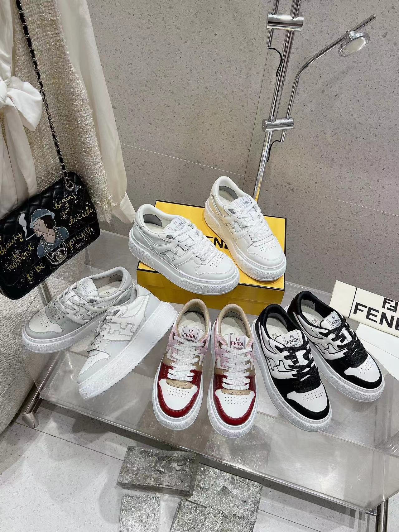 FEND1高品質厚底カジュアルスニーカー【50％割引+送料無料】