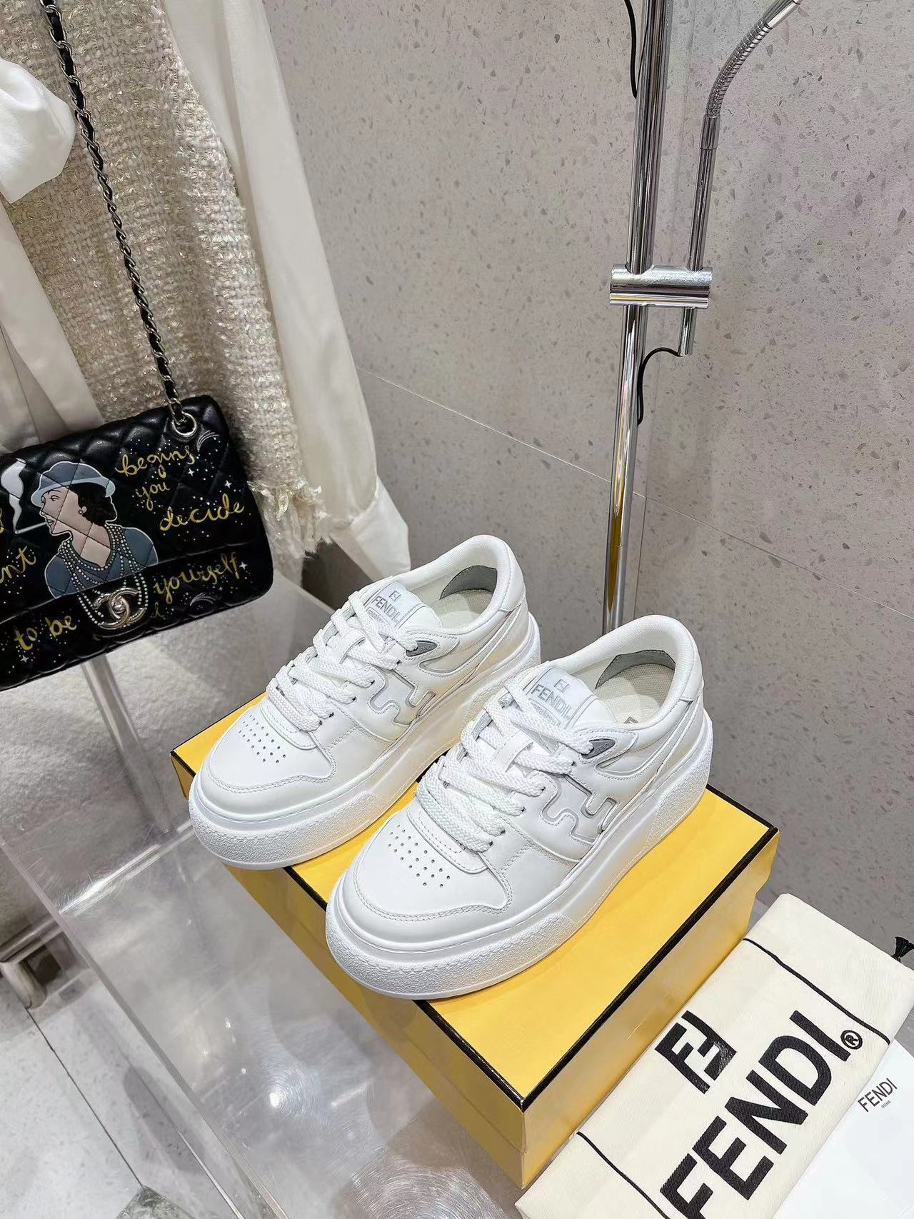FEND1高品質厚底カジュアルスニーカー【50％割引+送料無料】